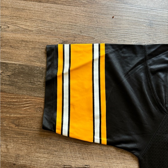 NWOT - Pittsburgh Steelers NFL Jersey (Small Damage) - Picture 10 of 10